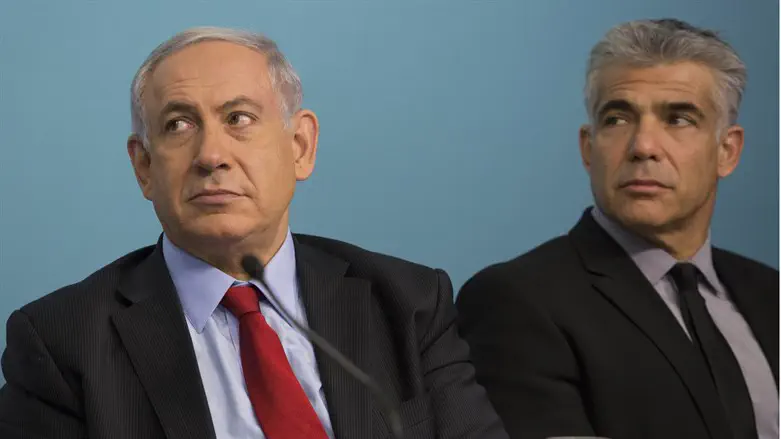 Benjamin Netanyahu (L) and Yair Lapid (R)