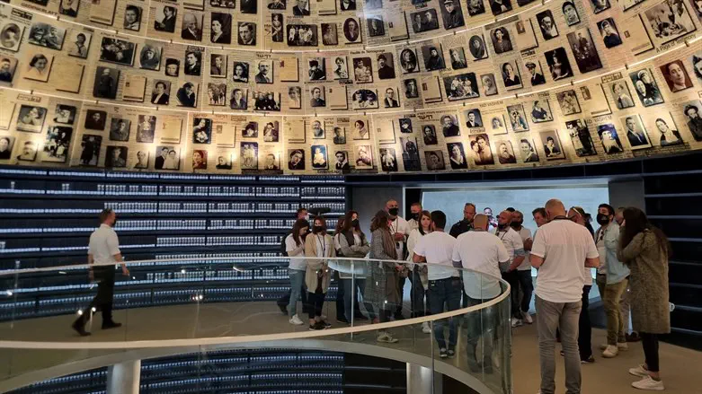 Members of the delegation visit Yad Vashem