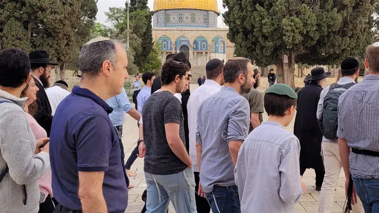 Jews on Temple Mount