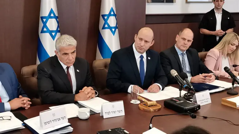 Lapid and Bennett at first Cabinet meeting