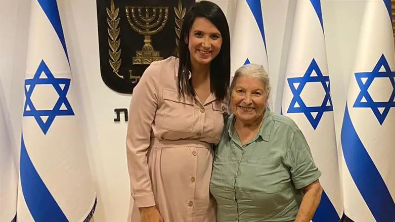 Shirly Pinto and her grandmother Simi Elimelech