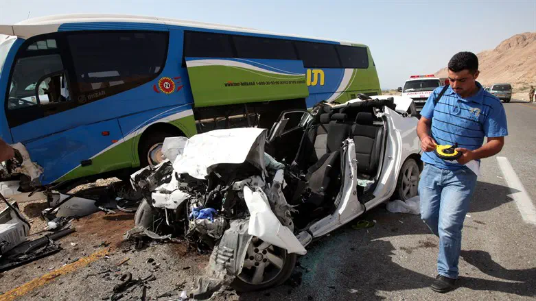 Scene of traffic accident on Route 90, near the Dead Sea (archive)