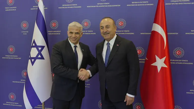 Lapid and Turkish Foreign Minister Mevlüt Çavuşoğlu