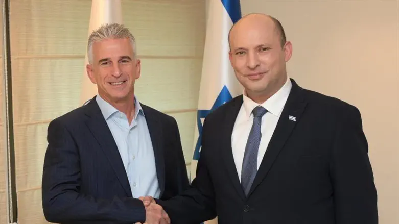 PM Bennett with Mossad chief Barnea