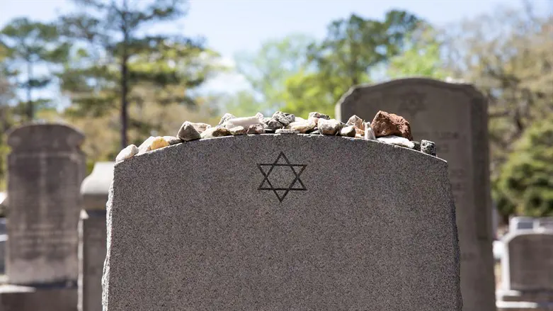 Headstone at Jewish cemetery (illustrative)
