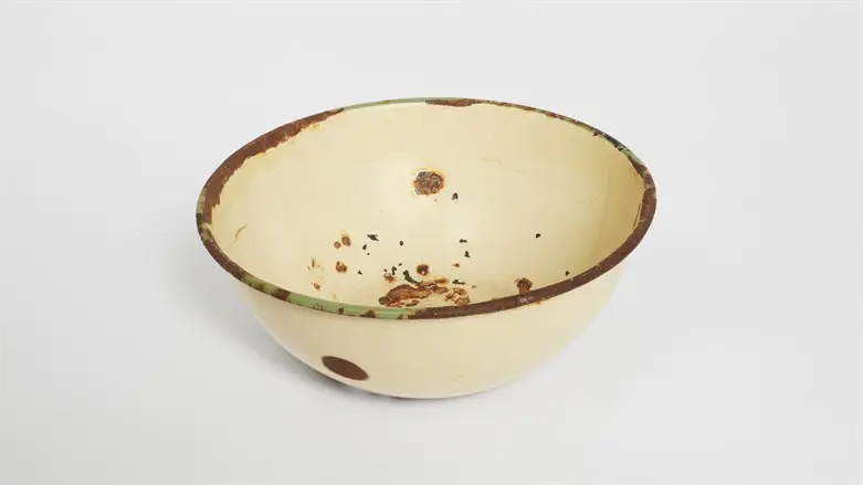 The Burbea family's enamel bowl, on display at the Museum of Jewish Heritage in Manhattan