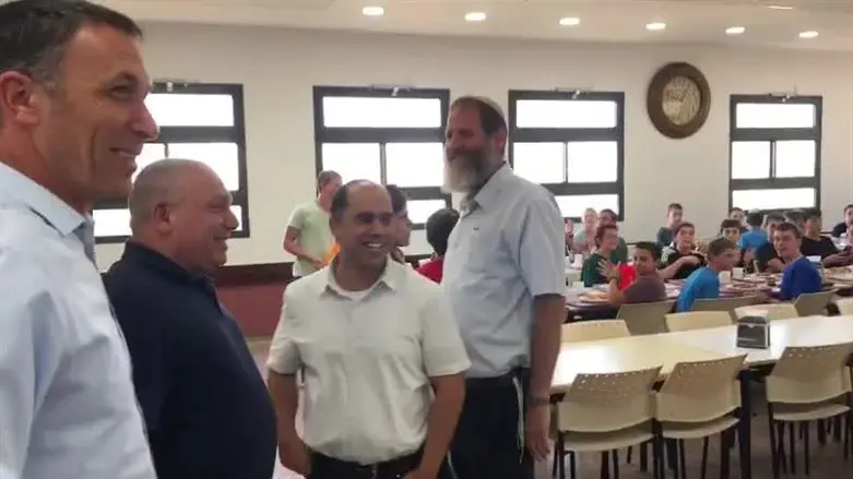 Eisenkot during his visit to the Neve Shmuel high school
