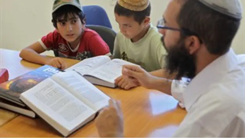 תלמידים דתיים תלמוד תורה בית ספר כוכב יעקב