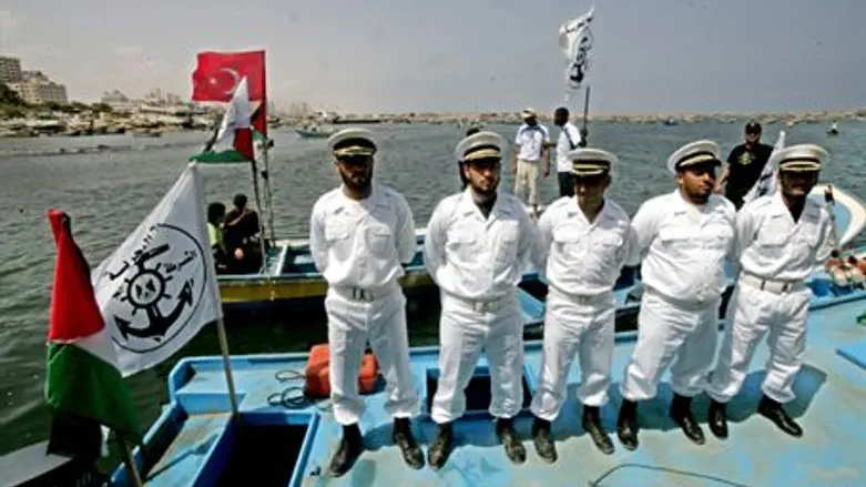 Hamas police wait for flotilla