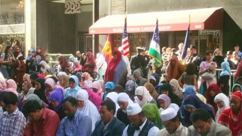 Muslims Pray on NY Streets