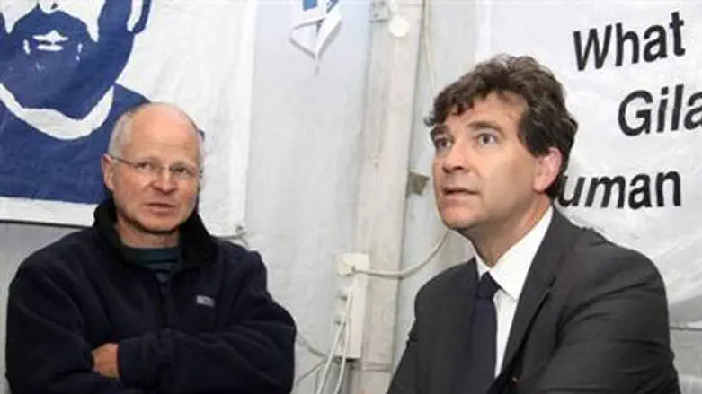Noam Shalit and French MP Montebourg