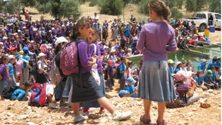 Jewish children in Samaria