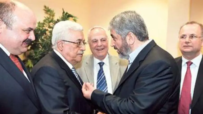 Mahmoud Abbas and Khaled Mashaal (archive)