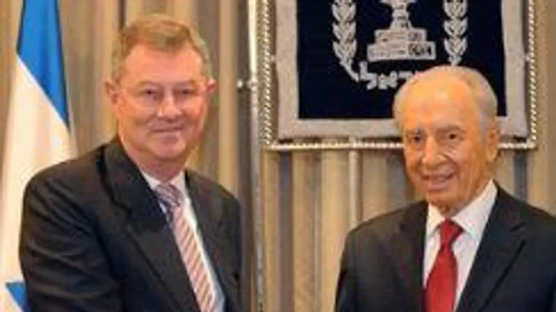 Peres and Serry