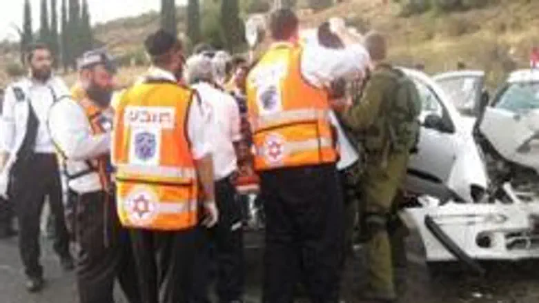 Ichud Hatzalah volunteers