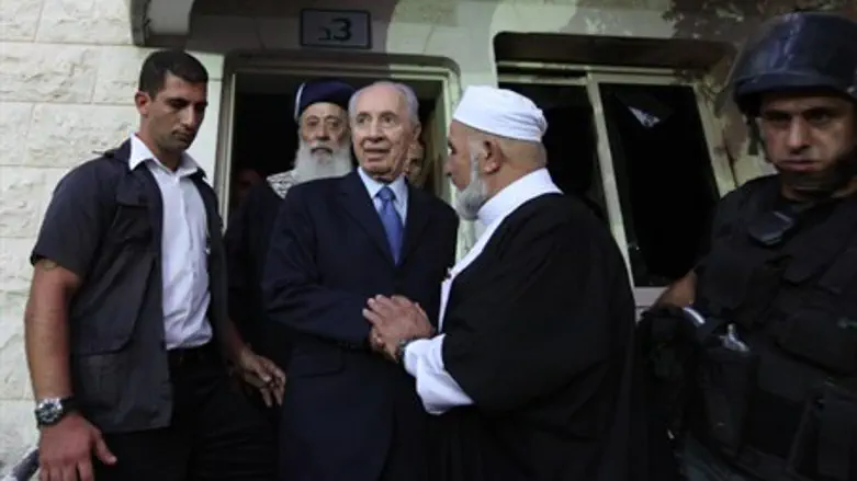 President Peres visits Damaged Mosque