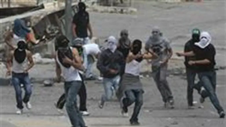 Arabs rioting / archive