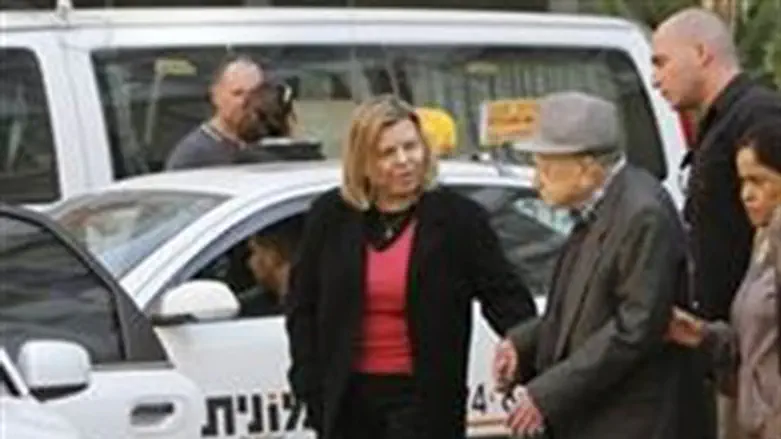 Sarah Netanyahu with her father