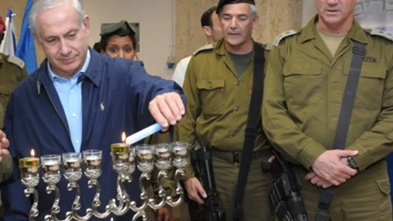 Netanyahu Lights Channukiah