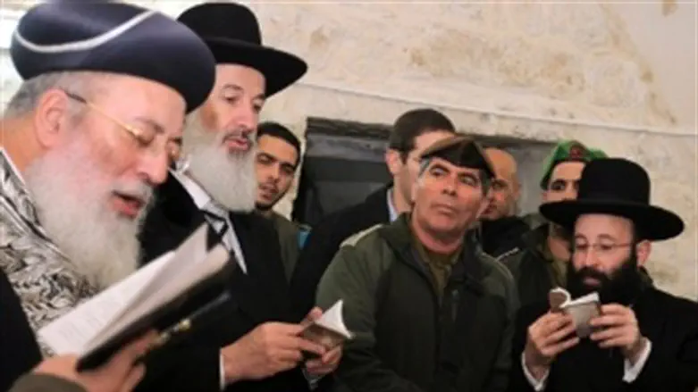 Chief Rabbis at Kever Yosef in December 2010