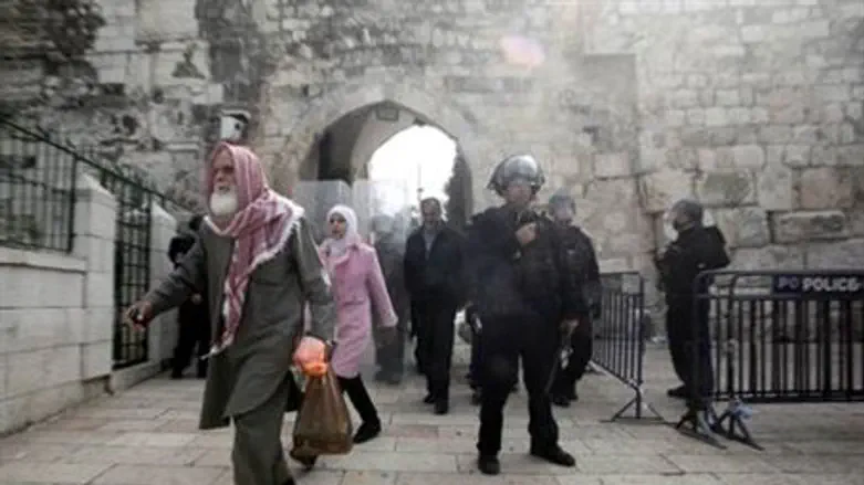 Police Seal Off Temple Mount