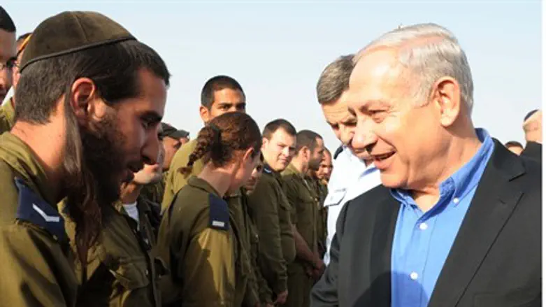 Netanyahu and soldier at Iron Dome