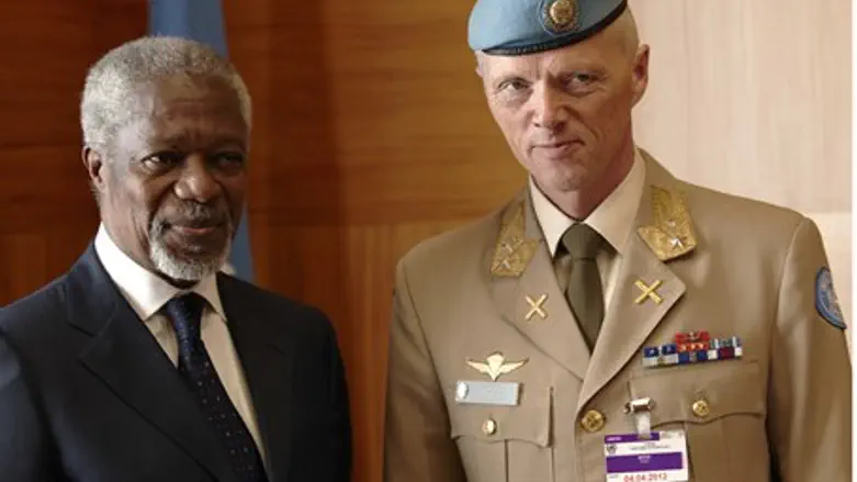 Kofi Annan, Robert Mood