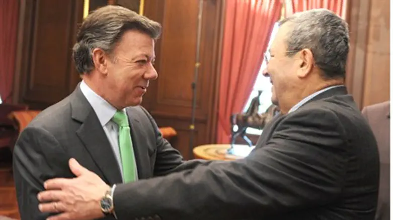 Barak and Colombian president Santos
