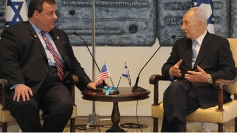 NJ Gov. Christie with President Peres April 3