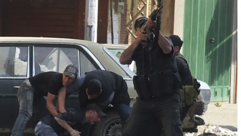 Sunni gunman in Tripoli's Bab al-Tebbaneh nei