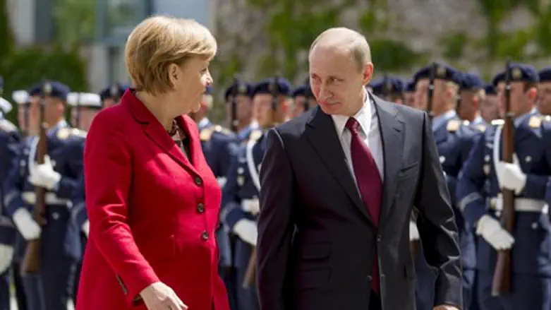 Angela Merkel and Vladimir Putin