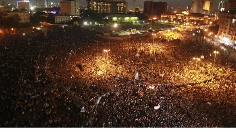 Egyptians protesting Mubarak verdict in Tahri