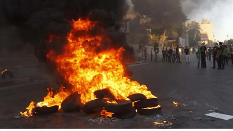PA protesters burn tires in Shechem