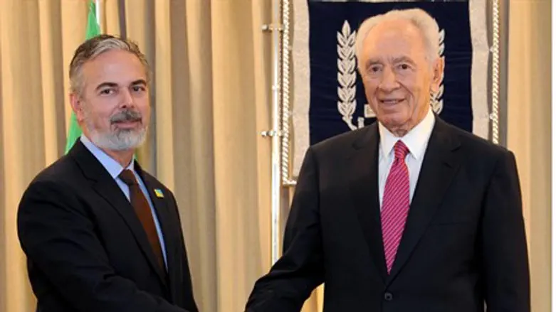 Peres and Patriota