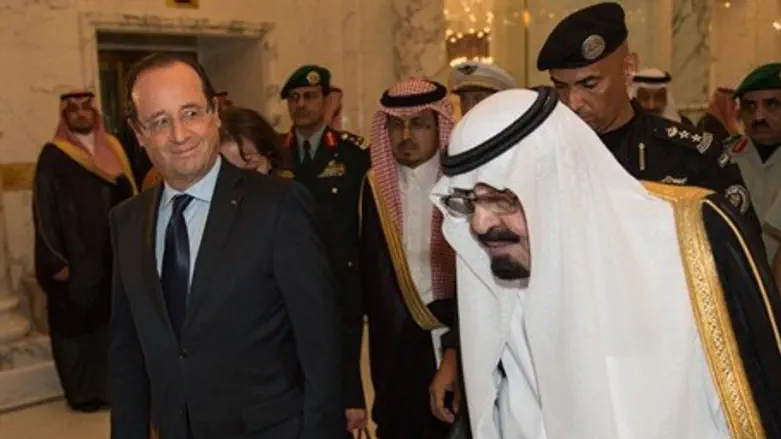 Saudi King Abdullah welcomes French President