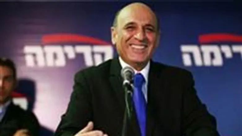 Mofaz asked for Obama's continuing support 