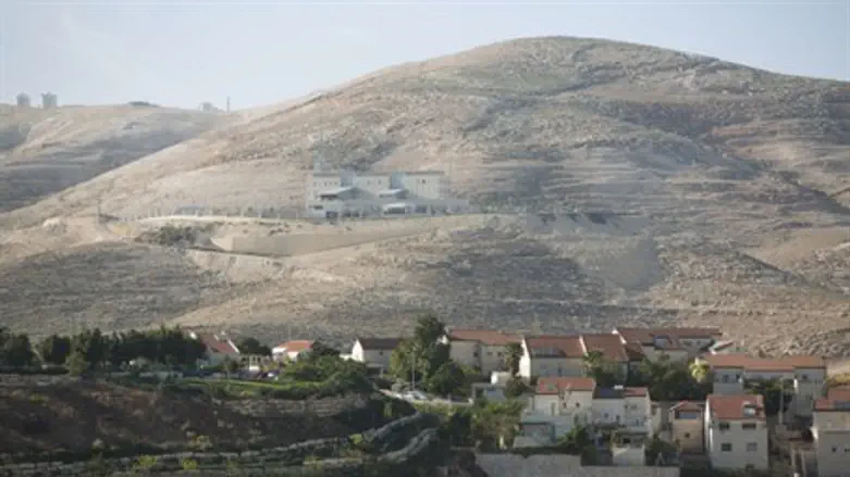 Maaleh Adumim, with E1, background, near Jeru
