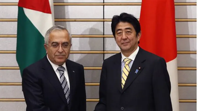 PA PM Salam Fayyad and Japanese PM Shinzo Abe