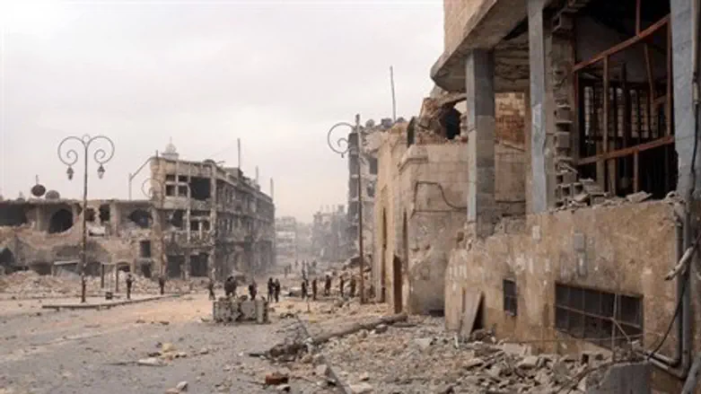Illustration: Syrian troops in damaged Aleppo