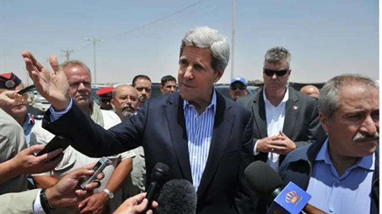 Kerry visits Za'atari refugee camp