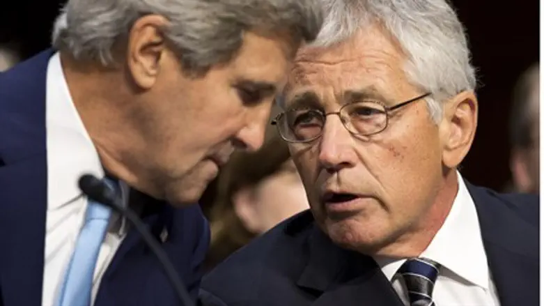 Kerry and Hagel before meeting with Senate Fo