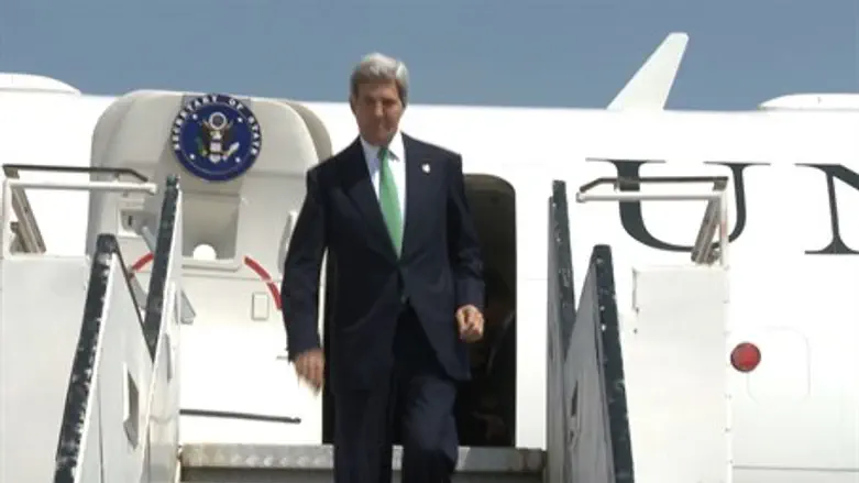 Kerry lands in Israel