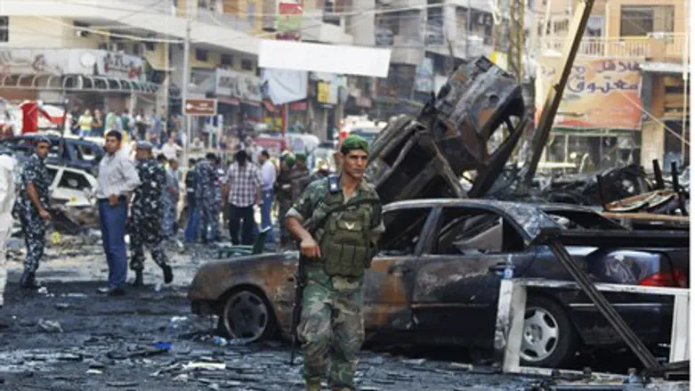 Lebanese soliders secure the scene of Beirut