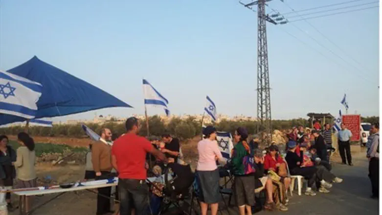 Vigil at Gush Etzion T-junction