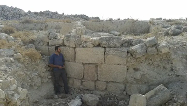 PA Digging at the Hasmonean Fortress