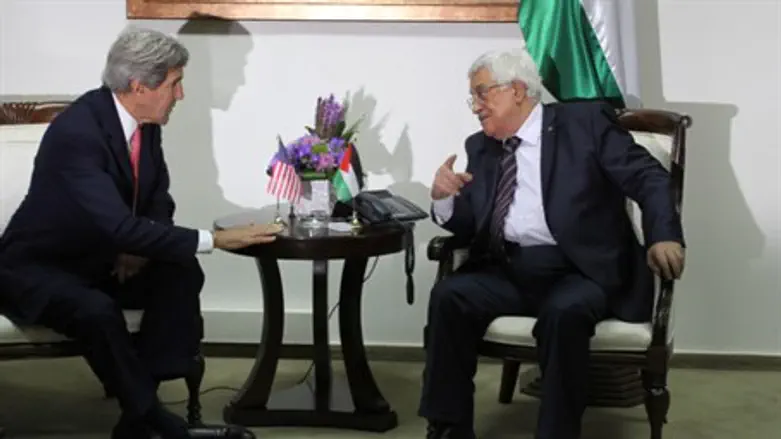 John Kerry meets Mahmoud Abbas in Ramallah