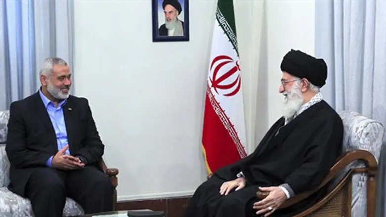 Hamas leader Ismail Haniyeh with Ayatollah Al