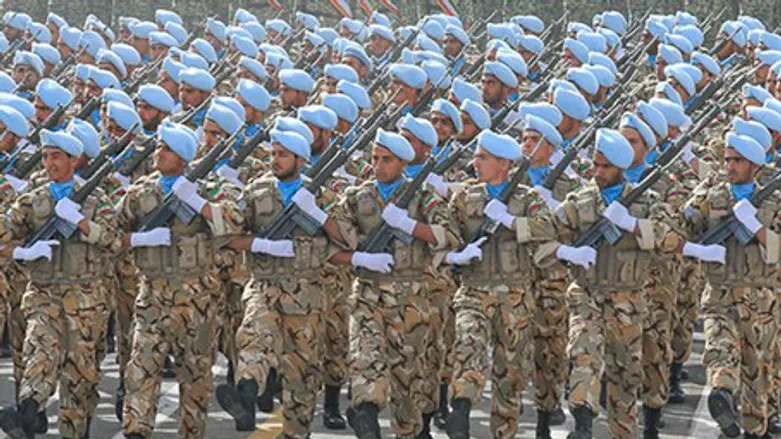 Iranian Armed Forces march in Tehran (file)