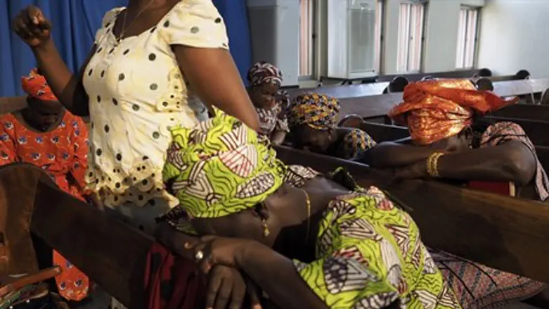 Nigerian Christians pray for schoolgirls' rel