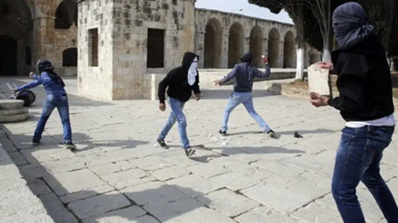 Muslim rioters hurl rocks on the Temple Mount